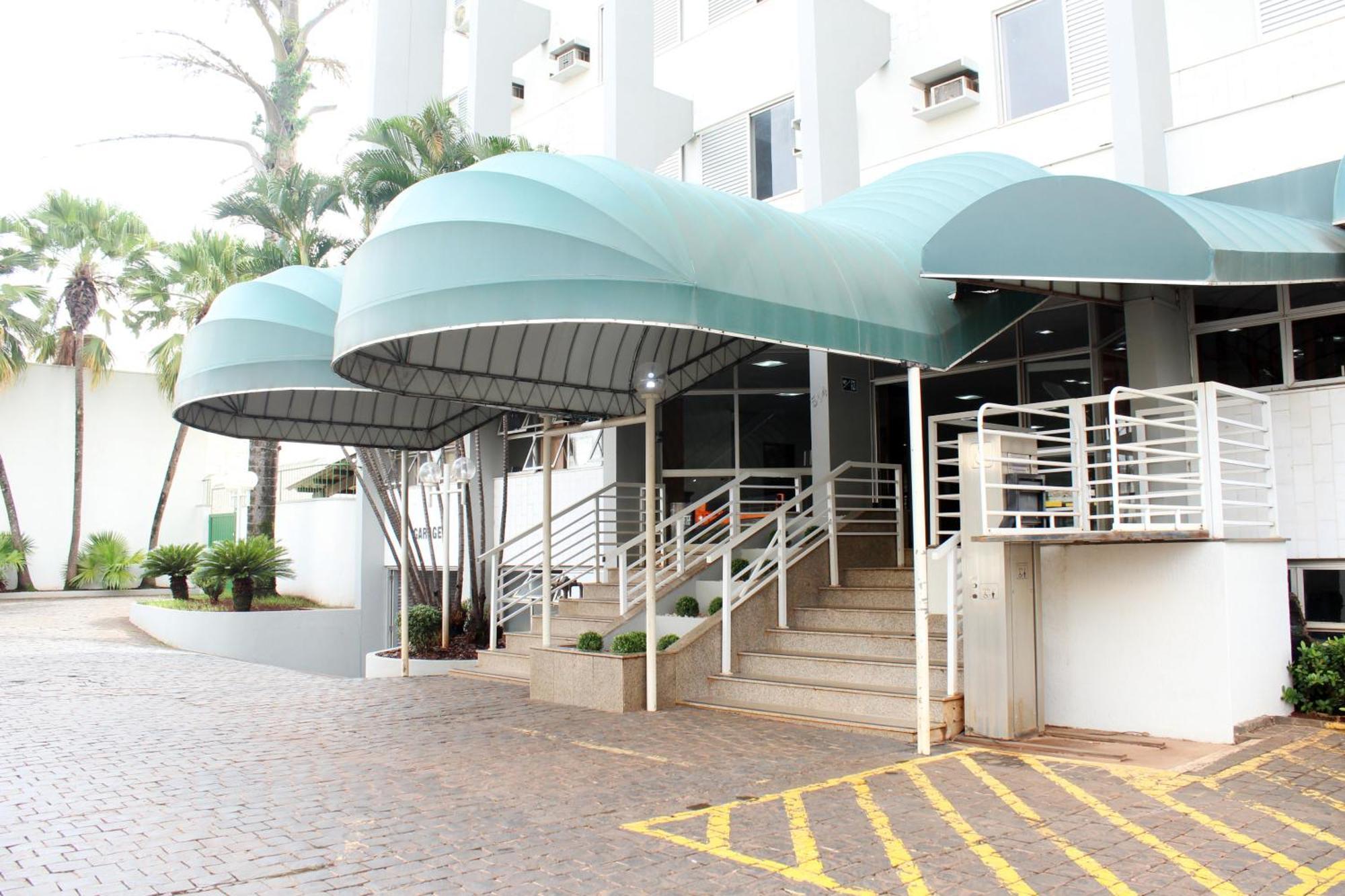 Days Inn By Wyndham Uberlândia エクステリア 写真